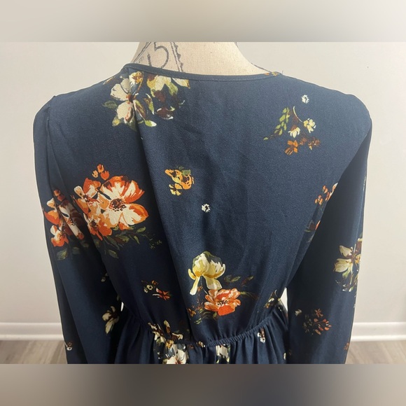 Long Sleeve Floral Dress! - Picture 7 of 15